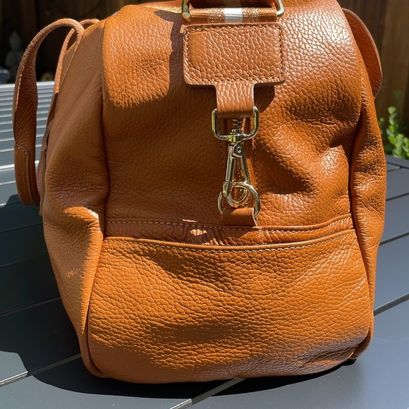 Divina Ferenze Leather Carryon Duffle Bag - Picture 5 of 12